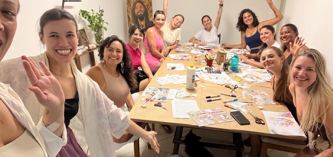 Grupo no Espaço Arte e Sintonia — foto do depoimento de Adriana
